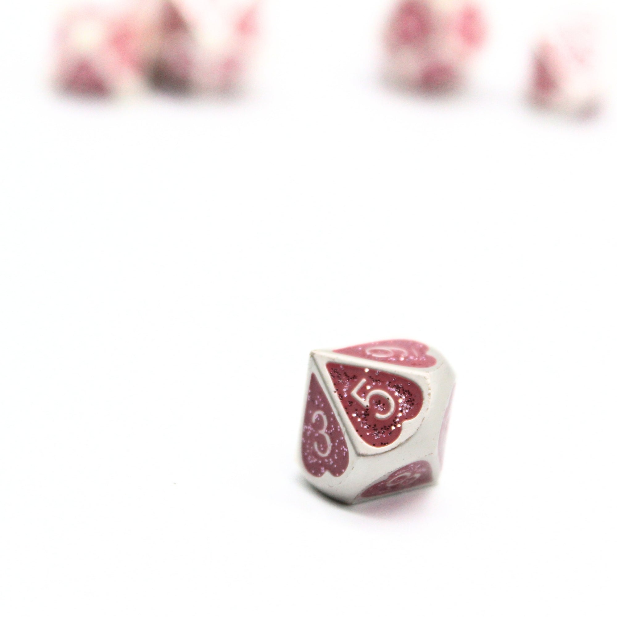 Pink Sparkle Hearts Metal Dice (7pcs Set)
